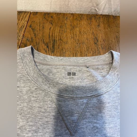 UNIQLO Grey Crewneck Sweatshirt – Size XL - Picture 2 of 8